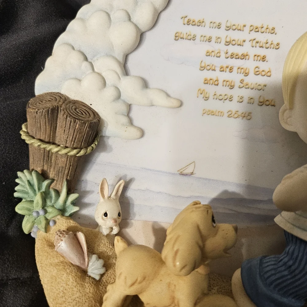 Precious moments, 3-d‎ collector plate, show me your way Lord